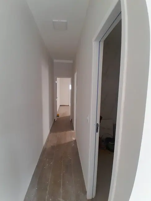 Foto 3 de Casa com 2 quartos à venda, 80m2 em Residencial Estoril, Taubate - SP