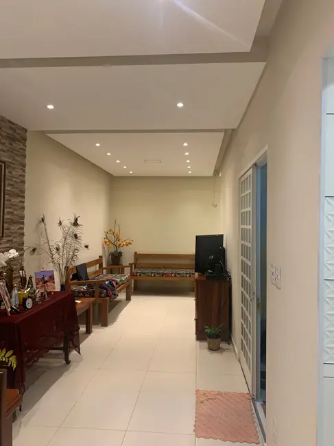 Foto 2 de Casa com 2 quartos à venda, 69m2 em Residencial e Comercial Jardim Yassuda, Pindamonhangaba - SP