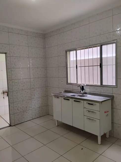 Foto 2 de Casa com 2 quartos à venda, 64m2 em Residencial Estoril, Taubate - SP