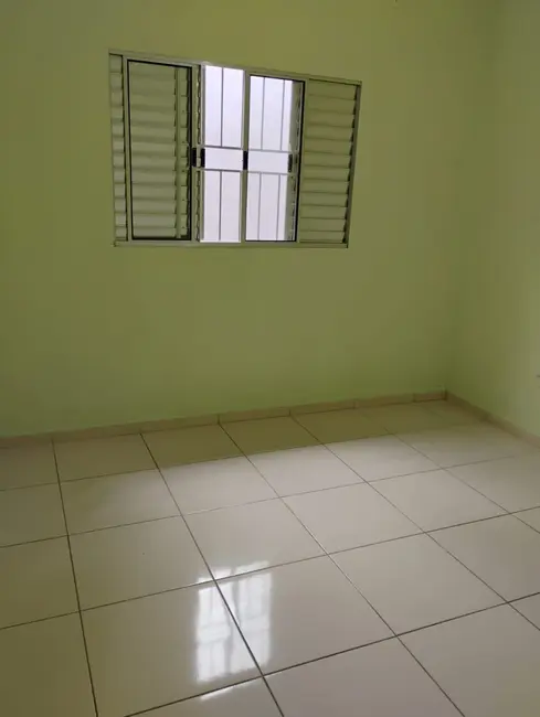Foto 1 de Casa com 2 quartos à venda, 64m2 em Residencial Estoril, Taubate - SP