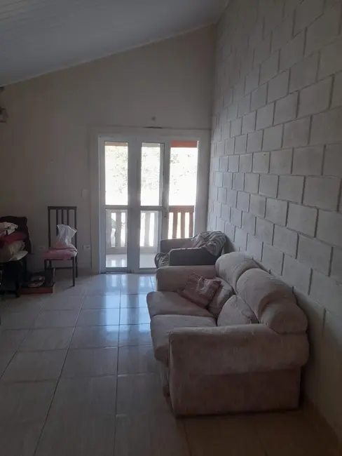 Foto 2 de Casa com 2 quartos à venda, 114m2 em Parque Shangri-lá, Pindamonhangaba - SP