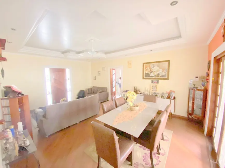 Foto 1 de Casa com 3 quartos à venda, 218m2 em Conjunto Habitacional Terra dos Ipês II (Fase II), Pindamonhangaba - SP