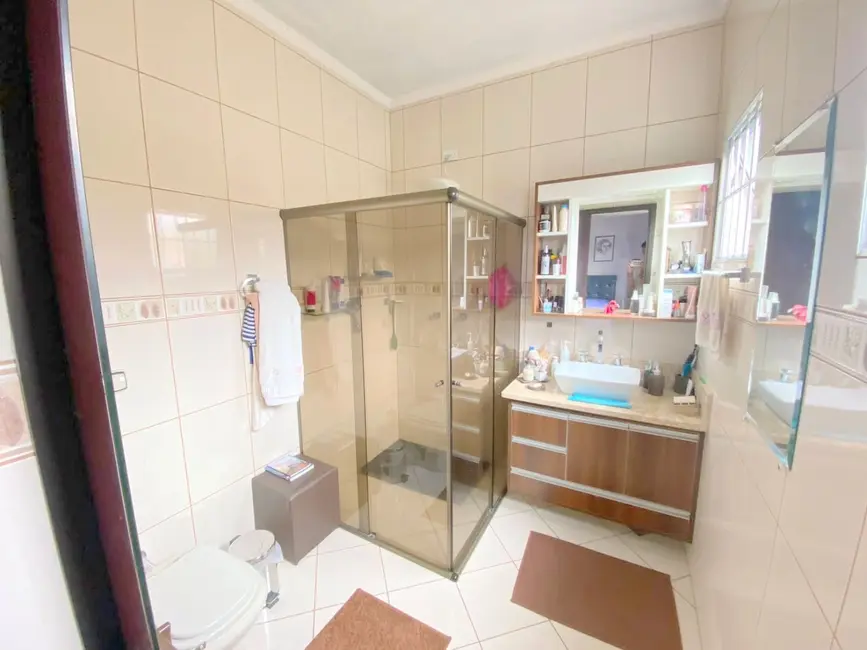 Foto 6 de Casa com 3 quartos à venda, 218m2 em Conjunto Habitacional Terra dos Ipês II (Fase II), Pindamonhangaba - SP