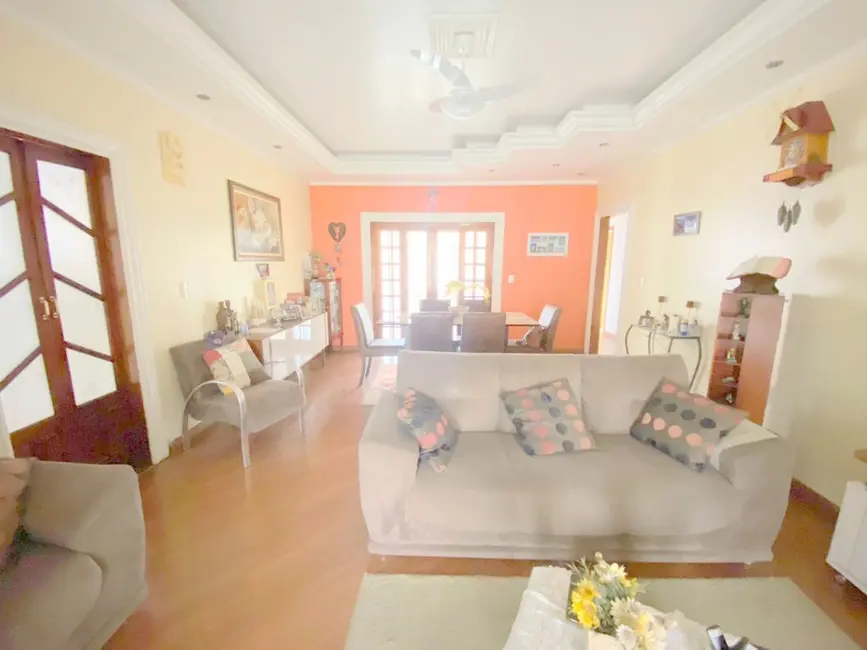 Foto 3 de Casa com 3 quartos à venda, 218m2 em Conjunto Habitacional Terra dos Ipês II (Fase II), Pindamonhangaba - SP