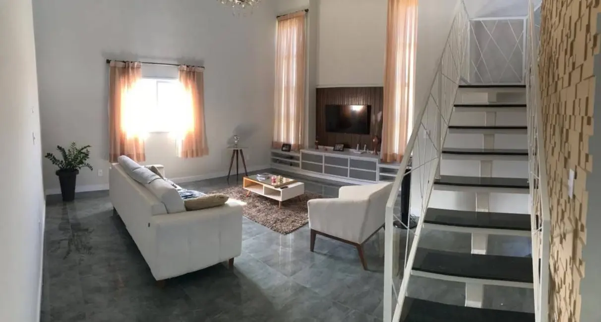 Foto 4 de Casa com 3 quartos à venda, 270m2 em Nossa Senhora do Perpétuo Socorro, Pindamonhangaba - SP