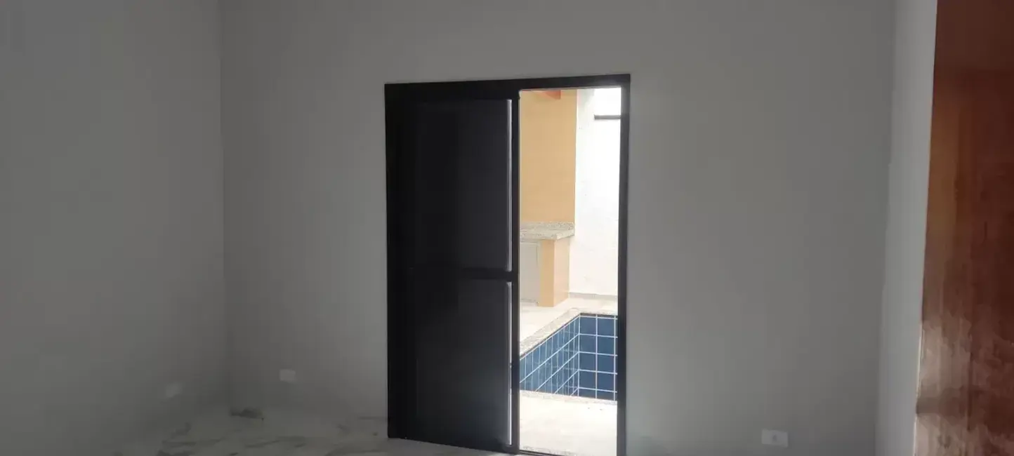 Foto 3 de Casa de Condomínio com 3 quartos à venda, 103m2 em Residencial Maricá, Pindamonhangaba - SP