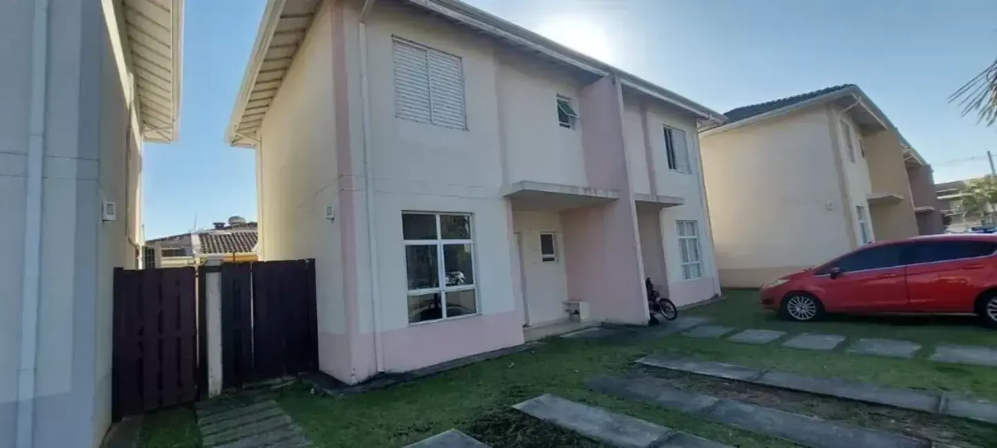 Foto 2 de Casa de Condomínio com 3 quartos à venda, 92m2 em Loteamento Alfredo Abilio Flores, Pindamonhangaba - SP