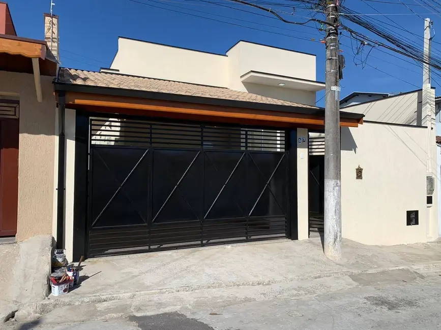 Foto 2 de Casa com 3 quartos à venda, 177m2 em Vila Suiça, Pindamonhangaba - SP