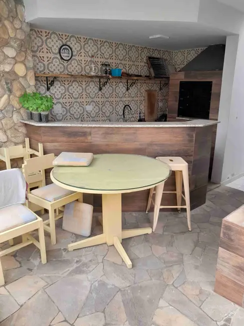 Foto 8 de Casa com 4 quartos à venda, 243m2 em Vila Bourghese, Pindamonhangaba - SP