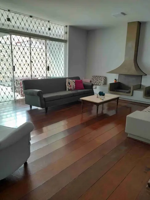 Foto 3 de Casa com 4 quartos à venda, 243m2 em Vila Bourghese, Pindamonhangaba - SP