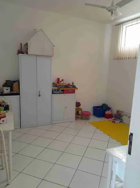 Foto 9 de Casa com 4 quartos à venda, 243m2 em Vila Bourghese, Pindamonhangaba - SP