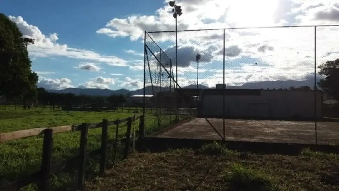 Foto 34 de Chácara à venda, 390m2 em Tremembe - SP