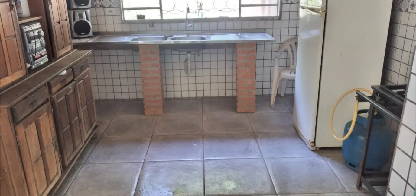 Foto 1 de Chácara com 2 quartos à venda, 180m2 em Pindamonhangaba - SP