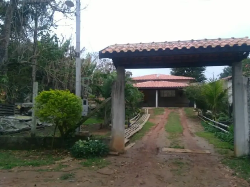 Foto 2 de Chácara com 3 quartos à venda, 250m2 em Goiabal, Pindamonhangaba - SP