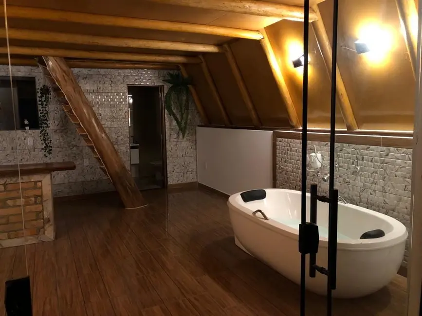 Foto 5 de Chácara com 2 quartos à venda, 80m2 em Goiabal, Pindamonhangaba - SP