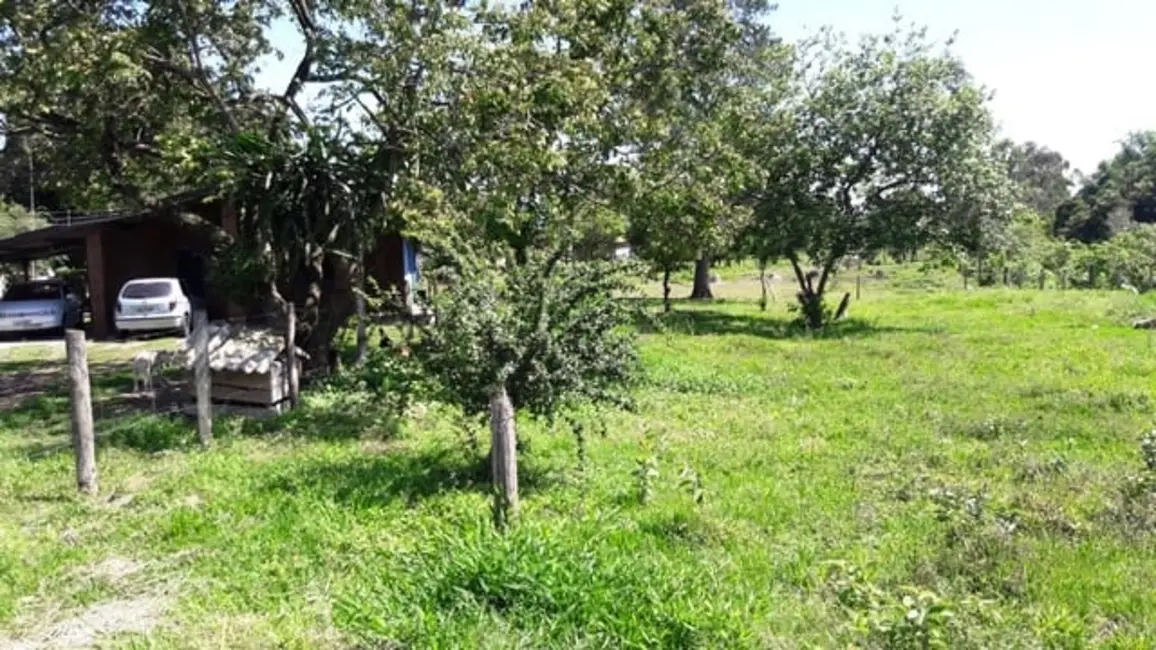 Foto 2 de Chácara com 3 quartos à venda, 277m2 em Feital, Pindamonhangaba - SP