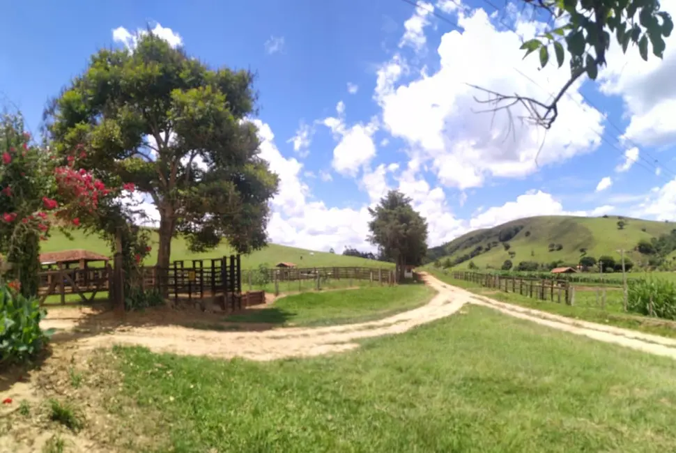 Foto 2 de Chácara à venda, 2556m2 em Silveiras - SP