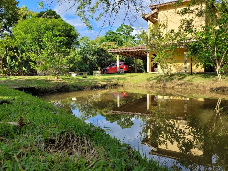 Chácara com 3 quartos à venda, 204m2 em Bom Sucesso, Pindamonhangaba - SP - imagem 4 Foto 4 de Chácara com 3 quartos à venda, 204m2 em Bom Sucesso, Pindamonhangaba - SP
