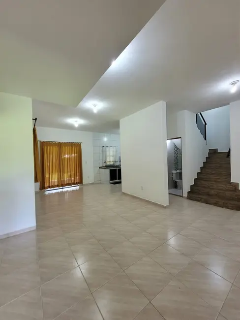 Chácara com 3 quartos à venda, 204m2 em Bom Sucesso, Pindamonhangaba - SP - imagem 8 Foto 8 de Chácara com 3 quartos à venda, 204m2 em Bom Sucesso, Pindamonhangaba - SP