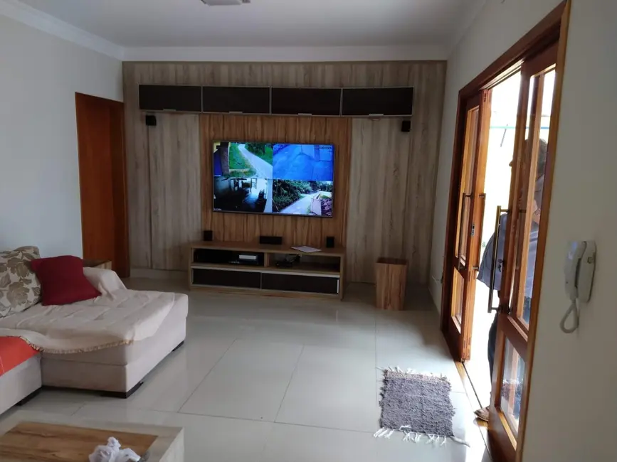 Foto 1 de Chácara com 4 quartos à venda, 480m2 em Pindamonhangaba - SP