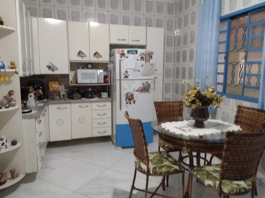 Foto 1 de Chácara com 3 quartos à venda, 1350m2 em Bom Sucesso, Pindamonhangaba - SP