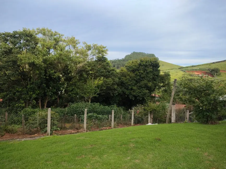 Foto 6 de Chácara com 1 quarto à venda, 3000m2 em Chácara São Félix, Taubate - SP