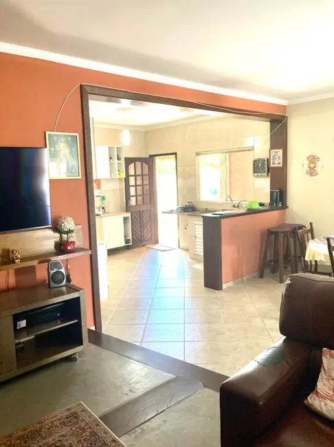 Chácara com 3 quartos à venda, 240m2 em Pinhão, Taubate - SP - imagem 7 Foto 7 de Chácara com 3 quartos à venda, 240m2 em Pinhão, Taubate - SP