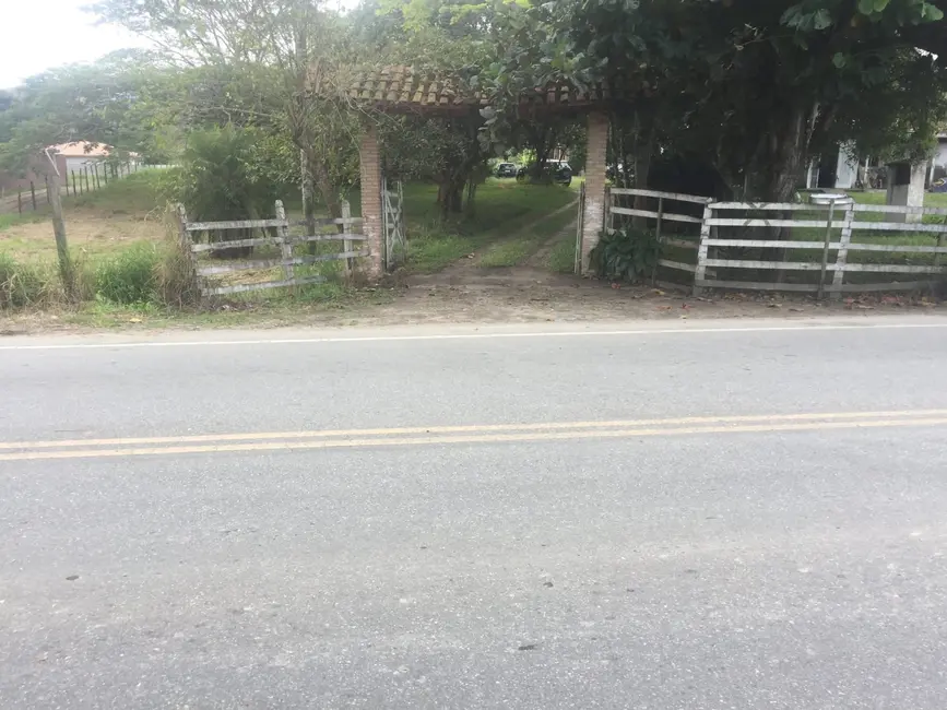 Chácara com 4 quartos à venda, 150m2 em Ribeirão Grande, Pindamonhangaba - SP - imagem 8 Foto 8 de Chácara com 4 quartos à venda, 150m2 em Ribeirão Grande, Pindamonhangaba - SP