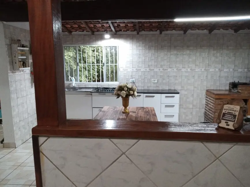 Foto 1 de Chácara com 5 quartos à venda, 1600m2 em Pindamonhangaba - SP