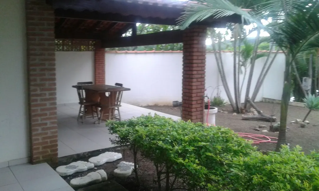 Foto 3 de Chácara com 2 quartos à venda, 450m2 em Pindamonhangaba - SP