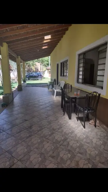 Chácara com 3 quartos à venda, 3000m2 em Goiabal, Pindamonhangaba - SP - imagem 6 Foto 6 de Chácara com 3 quartos à venda, 3000m2 em Goiabal, Pindamonhangaba - SP