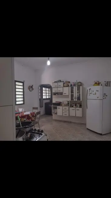 Chácara com 3 quartos à venda, 3000m2 em Goiabal, Pindamonhangaba - SP - imagem 4 Foto 4 de Chácara com 3 quartos à venda, 3000m2 em Goiabal, Pindamonhangaba - SP