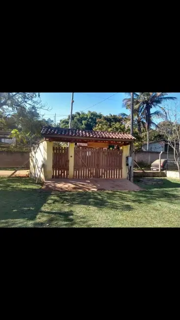 Chácara com 3 quartos à venda, 3000m2 em Goiabal, Pindamonhangaba - SP - imagem 9 Foto 9 de Chácara com 3 quartos à venda, 3000m2 em Goiabal, Pindamonhangaba - SP