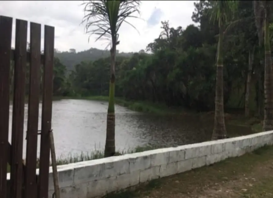 Sítio / Rancho com 3 quartos à venda, 300m2 em Taubate - SP - imagem 5 Foto 5 de Sítio / Rancho com 3 quartos à venda, 300m2 em Taubate - SP
