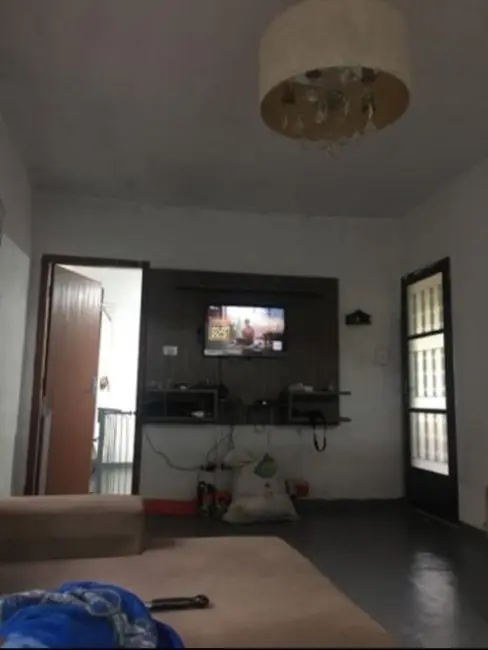 Sítio / Rancho com 3 quartos à venda, 300m2 em Taubate - SP - imagem 3 Foto 3 de Sítio / Rancho com 3 quartos à venda, 300m2 em Taubate - SP