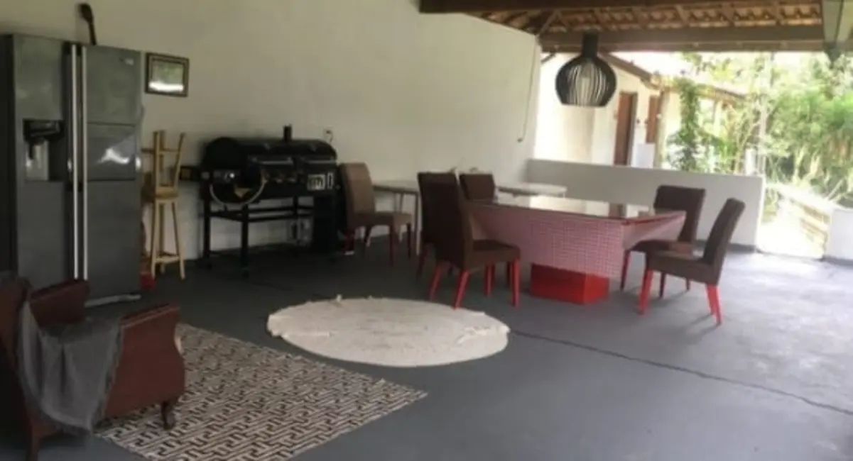 Foto 1 de Sítio / Rancho com 3 quartos à venda, 300m2 em Taubate - SP