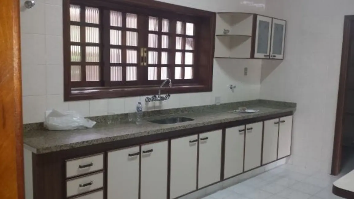 Foto 9 de Chácara com 3 quartos à venda, 300m2 em Pindamonhangaba - SP