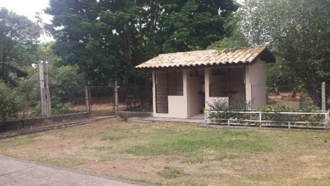 Foto 1 de Chácara com 3 quartos à venda, 300m2 em Pindamonhangaba - SP