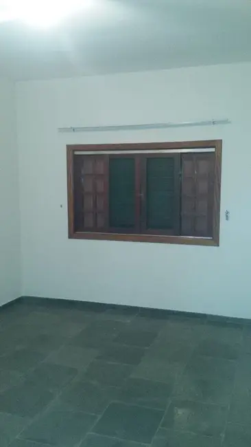 Chácara com 3 quartos à venda, 300m2 em Pindamonhangaba - SP - imagem 8 Foto 8 de Chácara com 3 quartos à venda, 300m2 em Pindamonhangaba - SP