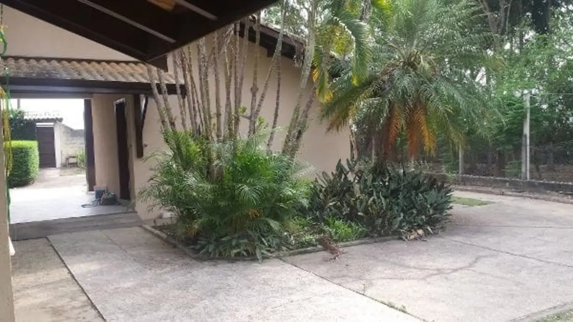 Foto 2 de Chácara com 3 quartos à venda, 300m2 em Pindamonhangaba - SP