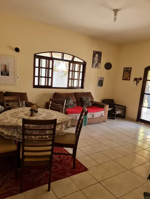 Chácara com 3 quartos à venda, 250m2 em Roseira - SP - imagem 2 Foto 2 de Chácara com 3 quartos à venda, 250m2 em Roseira - SP
