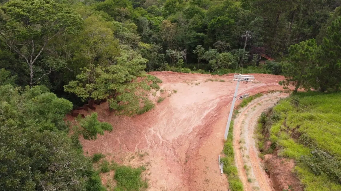 Foto 16 de Chácara à venda, 2000m2 em Pindamonhangaba - SP
