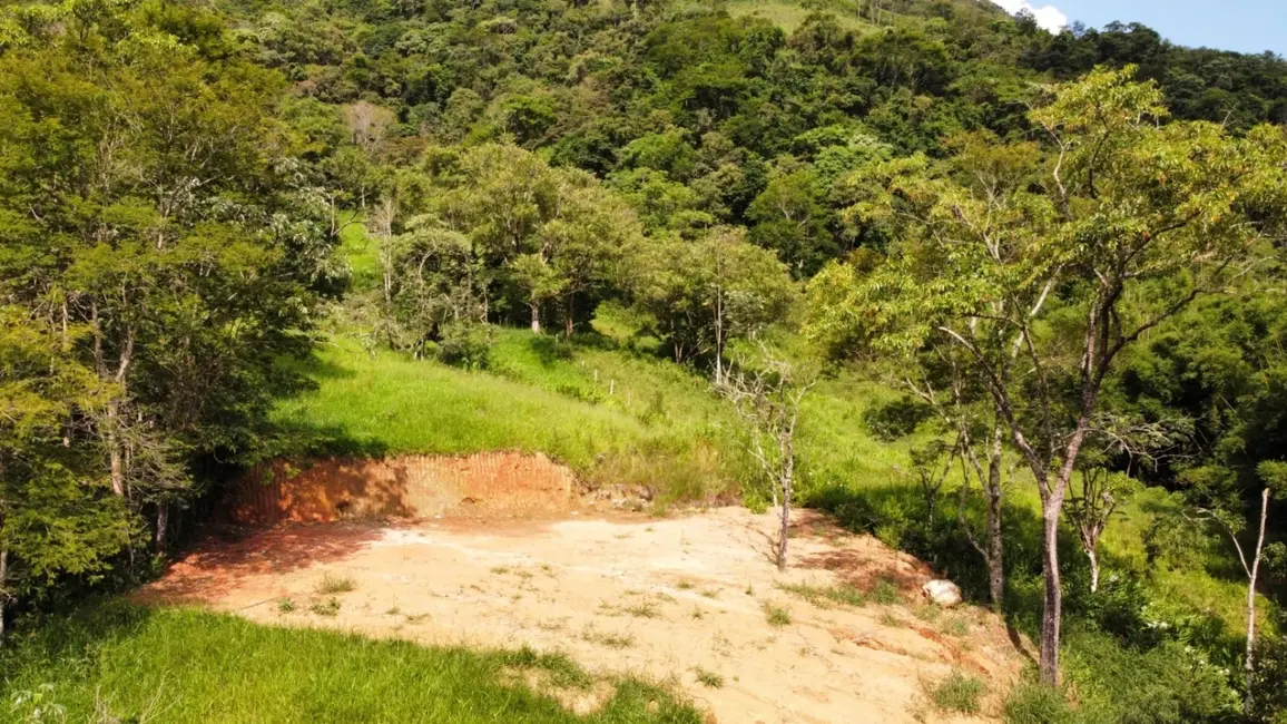 Foto 22 de Chácara à venda, 2000m2 em Pindamonhangaba - SP