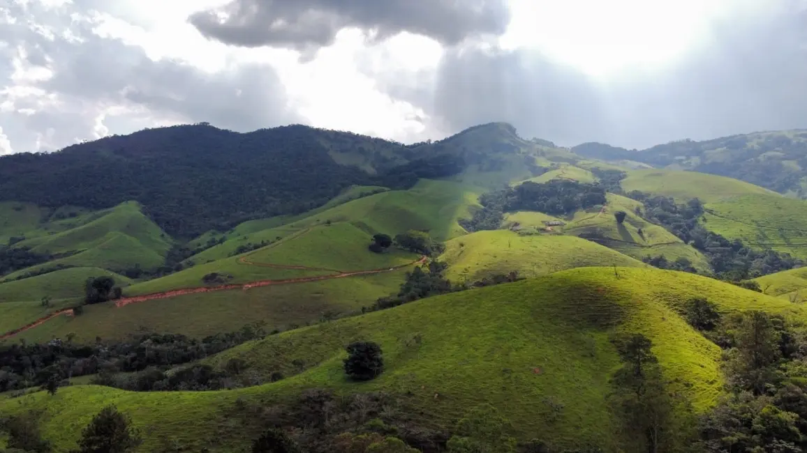 Foto 2 de Chácara à venda, 2000m2 em Pindamonhangaba - SP