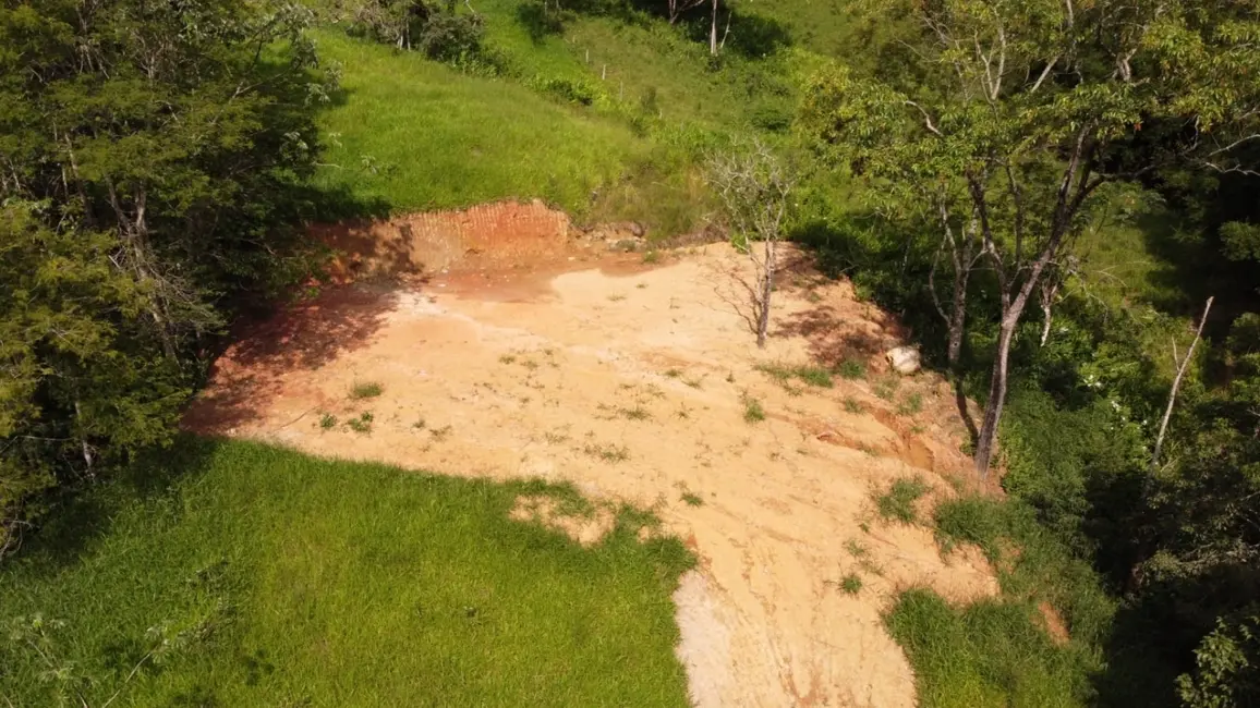 Foto 19 de Chácara à venda, 2000m2 em Pindamonhangaba - SP