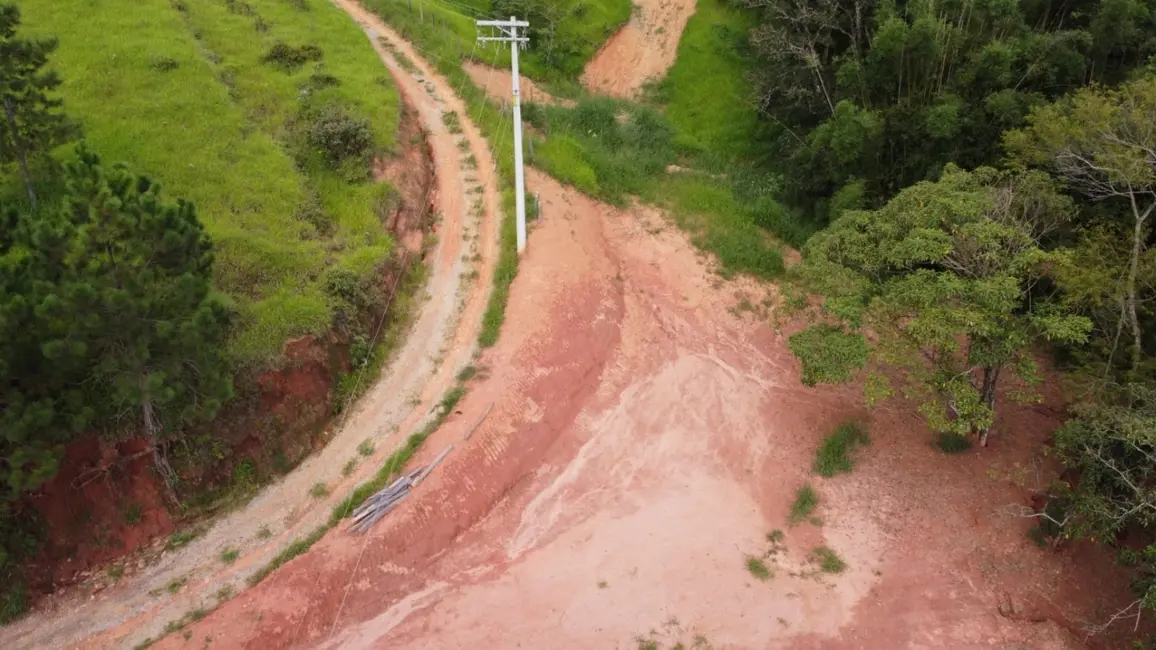 Foto 12 de Chácara à venda, 2000m2 em Pindamonhangaba - SP