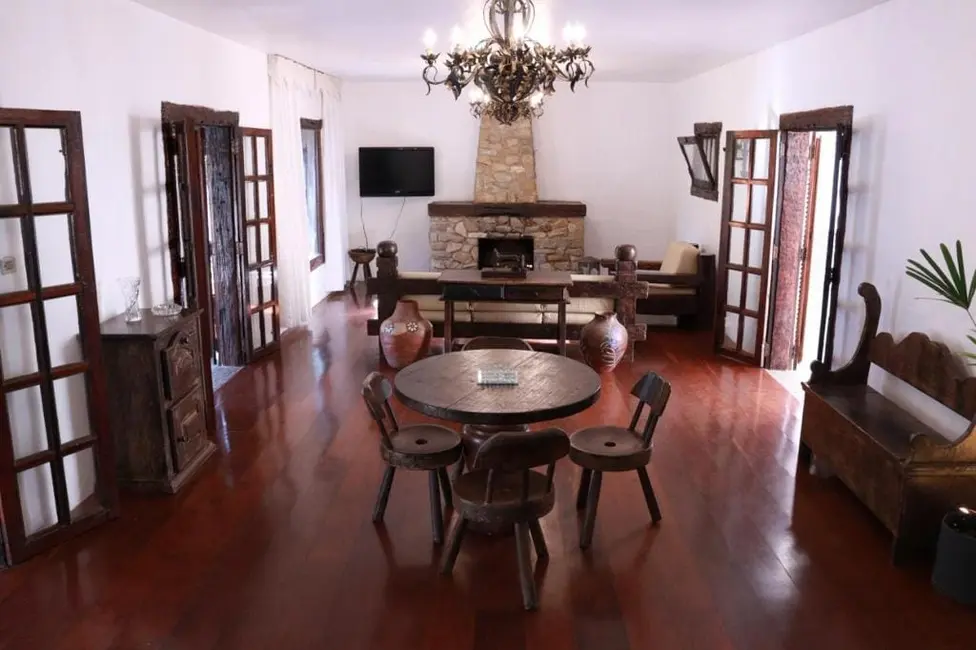 Foto 8 de Sítio / Rancho com 8 quartos à venda, 1000m2 em Sao Jose Dos Campos - SP