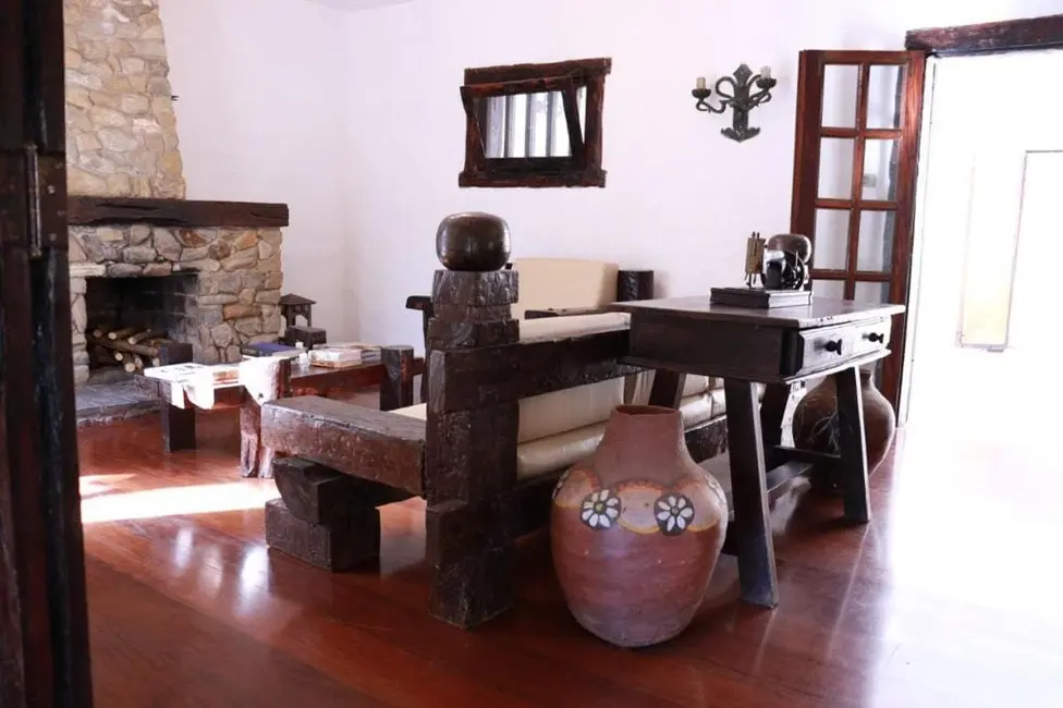 Foto 1 de Sítio / Rancho com 8 quartos à venda, 1000m2 em Sao Jose Dos Campos - SP