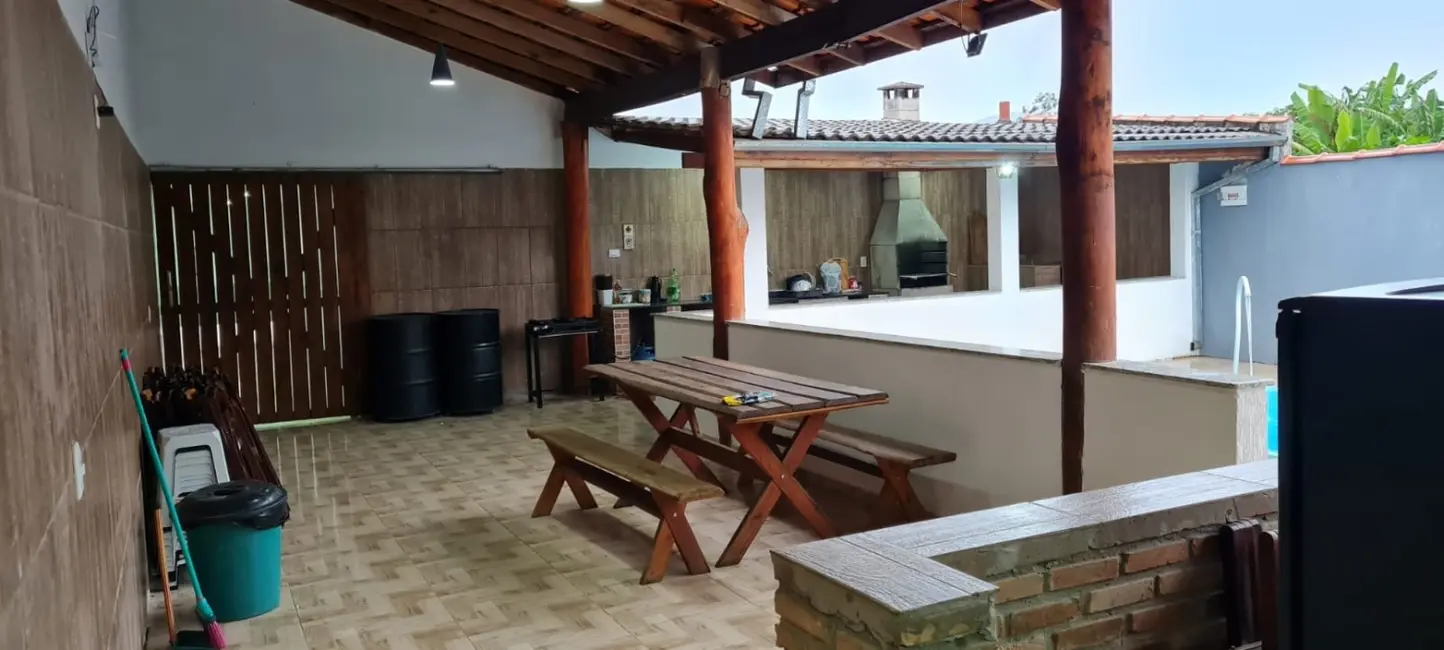 Foto 1 de Chácara com 2 quartos à venda, 225m2 em Campinas, Pindamonhangaba - SP