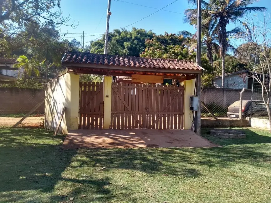 Foto 1 de Chácara com 3 quartos à venda, 3000m2 em Goiabal, Pindamonhangaba - SP